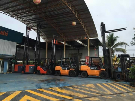 บริการจำหน่าย : รถยกฟอร์คลิฟท์ขนาด 1.0 ตัน-20 ตัน ทุกรุ่น ทุกยี่ห้อ ประเภท : เครื่องยนต์ ดีเซล, เบนซิน, แก็ส LPG, electric ไฟฟ้านั่งขับ ยืนขับ 1.0 ตัน-5.0 ตัน จำหน่าย : อะไหล่รถยกฟอร์คลิฟท์เครื่องยนต์, ไฟฟ้าแบตเตอรี่, อุปกรณ์ชิ้นส่วนยางตันหล่อดอก ยางตันให บริการจำหน่าย : รถยกฟอร์คลิฟท์ขนาด 1.0 ตัน-20 ตัน ทุกรุ่น ทุกยี่ห้อ ประเภท : เครื่องยนต์ ดีเซล, เบนซิน, แก็ส LPG, electric ไฟฟ้านั่งขับ ยืนขับ 1.0 ตัน-5.0 ตัน จำหน่าย : อะไหล่รถยกฟอร์คลิฟท์เครื่องยนต์, ไฟฟ้าแบตเตอรี่, อุปกรณ์ชิ้นส่วนยางตันหล่อดอก ยางตันให