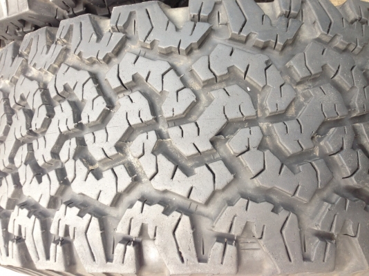 ขายยาง BF Goodrich  มือสอง 265/75/16  ปี13 จำนวน 4 เส้น