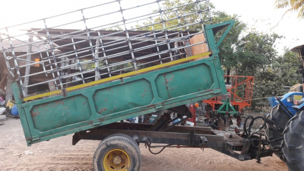 ขายเทรนเลอร์รถไถลาก ดั้ม 4 ตัน พร้อมปั้มไฮดรอลิค ใส่ได้ทุกรุ่นตั้งแต่ 36 แรงขึ้นไป กระบะกว้าง 1.7 เมตร ยาว 3.50 เมตร พร้อมใช้ ของซื้อของขายต่อรองได้ครับ..ขายได้ขาย