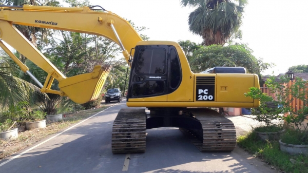 ขายรถแมคโคร Komatsu PC200 ขายรถแมคโคร Komatsu PC200
