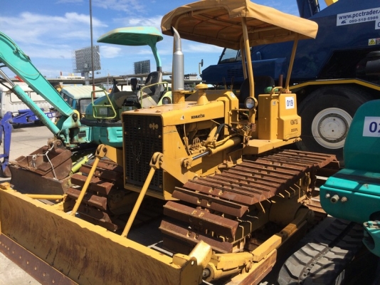 แทร็คเตอร์ Komatsu D20LP-5 แทร็ค 70 จากญี่ปุ่น สวยมากครับ แทร็คเตอร์ Komatsu D20LP-5 แทร็ค 70 จากญี่ปุ่น สวยมากครับ