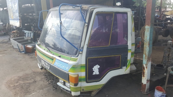 ขาย หัวเก๋ง ISUZU ROCKY สภาพดี อุปกรณ์ครบ ขาย หัวเก๋ง ISUZU ROCKY สภาพดี อุปกรณ์ครบ