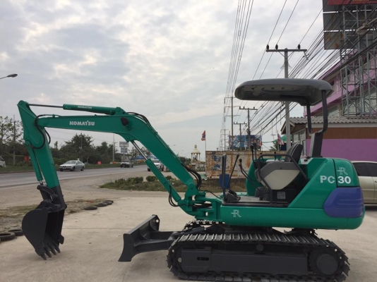 รถขุด KOMATSU PC30-7 ทำสีใหม่ นำเข้ามือสองญี่ปุ่น