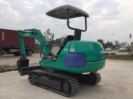 รถขุด KOMATSU PC30-7 ทำสีใหม่ นำเข้ามือสองญี่ปุ่น
