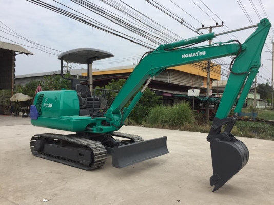 รถขุด KOMATSU PC30-7 ทำสีใหม่ นำเข้ามือสองญี่ปุ่น