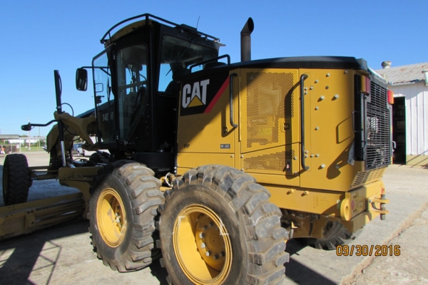 ขายรถเกรด CAT 140M # B9D03102 ต้องสั่งนำเข้า