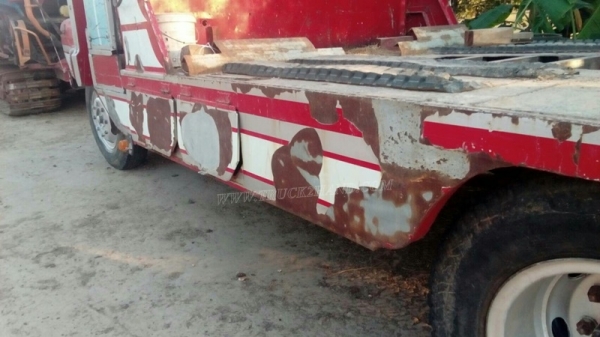 รถเทเลอร์หัวยาว  ยี่ห้ออีซซุ  มีสะพานขึ้น  ขนาด 125 แรงม้า