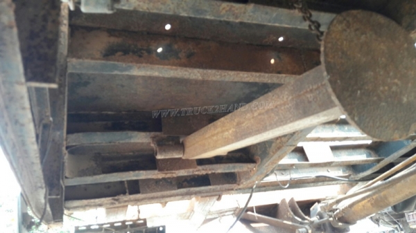 รถเทเลอร์หัวยาว  ยี่ห้ออีซซุ  มีสะพานขึ้น  ขนาด 125 แรงม้า