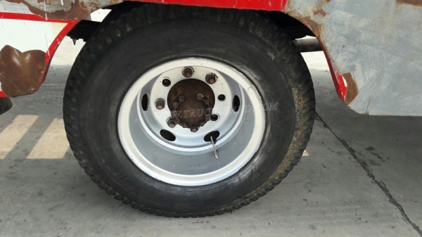 รถเทเลอร์หัวยาว  ยี่ห้ออีซซุ  มีสะพานขึ้น  ขนาด 125 แรงม้า