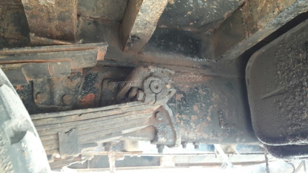 รถเทเลอร์หัวยาว  ยี่ห้ออีซซุ  มีสะพานขึ้น  ขนาด 125 แรงม้า