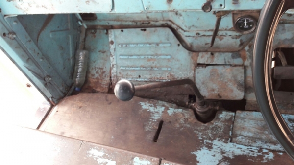 รถเทเลอร์หัวยาว  ยี่ห้ออีซซุ  มีสะพานขึ้น  ขนาด 125 แรงม้า