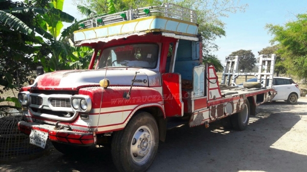 รถเทเลอร์หัวยาว  ยี่ห้ออีซซุ  มีสะพานขึ้น  ขนาด 125 แรงม้า