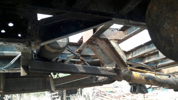 รถเทเลอร์หัวยาว  ยี่ห้ออีซซุ  มีสะพานขึ้น  ขนาด 125 แรงม้า