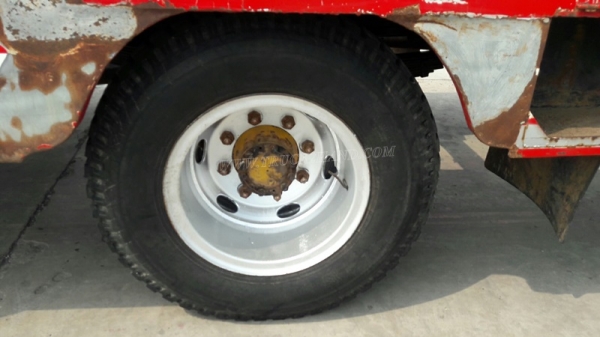 รถเทเลอร์หัวยาว  ยี่ห้ออีซซุ  มีสะพานขึ้น  ขนาด 125 แรงม้า