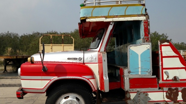 รถเทเลอร์หัวยาว  ยี่ห้ออีซซุ  มีสะพานขึ้น  ขนาด 125 แรงม้า