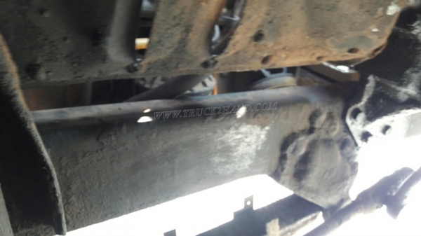 รถเทเลอร์หัวยาว  ยี่ห้ออีซซุ  มีสะพานขึ้น  ขนาด 125 แรงม้า