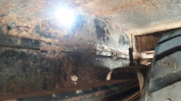 รถเทเลอร์หัวยาว  ยี่ห้ออีซซุ  มีสะพานขึ้น  ขนาด 125 แรงม้า