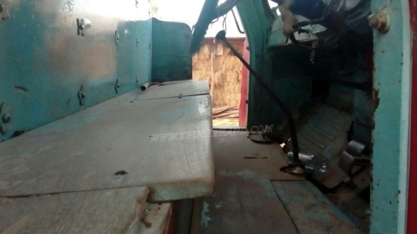 รถเทเลอร์หัวยาว  ยี่ห้ออีซซุ  มีสะพานขึ้น  ขนาด 125 แรงม้า