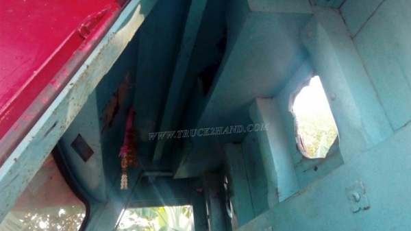 รถเทเลอร์หัวยาว  ยี่ห้ออีซซุ  มีสะพานขึ้น  ขนาด 125 แรงม้า