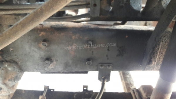 รถเทเลอร์หัวยาว  ยี่ห้ออีซซุ  มีสะพานขึ้น  ขนาด 125 แรงม้า