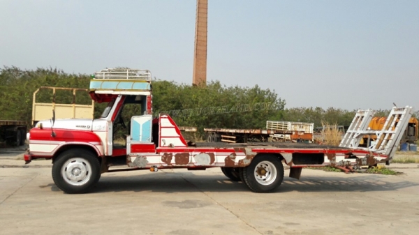 รถเทเลอร์หัวยาว  ยี่ห้ออีซซุ  มีสะพานขึ้น  ขนาด 125 แรงม้า