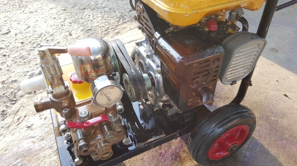 ปั้มอัดฉีด พร้อมใช้งาน ราคา 7800 บาท ปั้มอัดฉีด พร้อมใช้งาน ราคา 7800 บาท