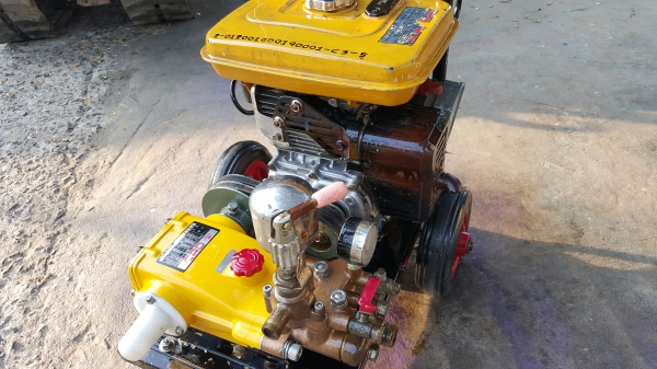 ปั้มอัดฉีด พร้อมใช้งาน ราคา 7800 บาท ปั้มอัดฉีด พร้อมใช้งาน ราคา 7800 บาท