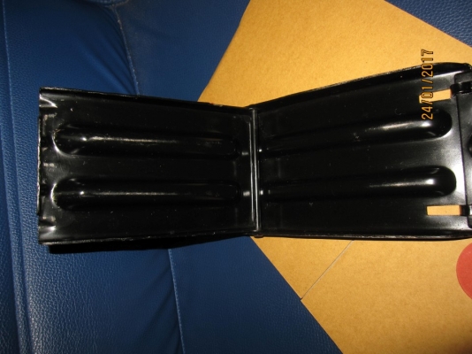 ที่หนุนล้อไม่ให้รถไหล TOYOTA ตัวใหญ่ ของแท้ (เป็นของติดรถจากประเทศญี่ปุ่น) ที่หนุนล้อไม่ให้รถไหล TOYOTA ตัวใหญ่ ของแท้ (เป็นของติดรถจากประเทศญี่ปุ่น)