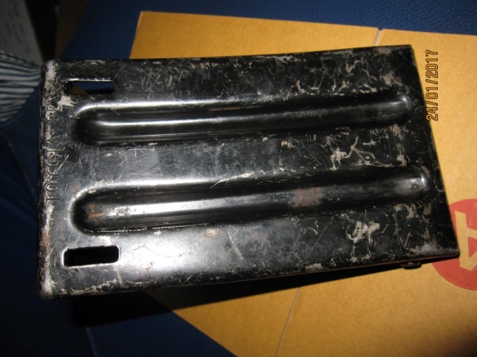 ที่หนุนล้อไม่ให้รถไหล TOYOTA ตัวใหญ่  ของแท้ (เป็นของติดรถจากประเทศญี่ปุ่น)