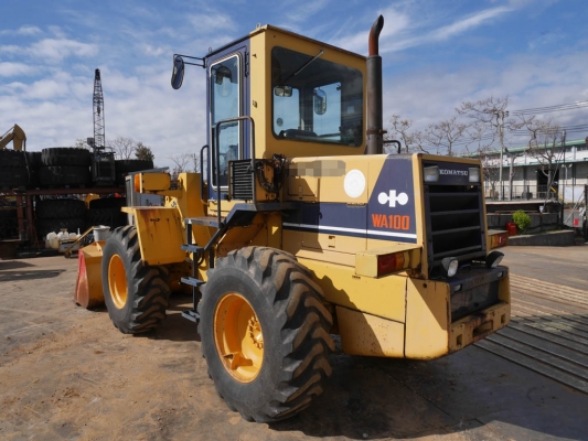 KOMATSU WA100-1 เครื่องยนต์ 6 สูบ ซีเรียลสูงใช้งานน้อย