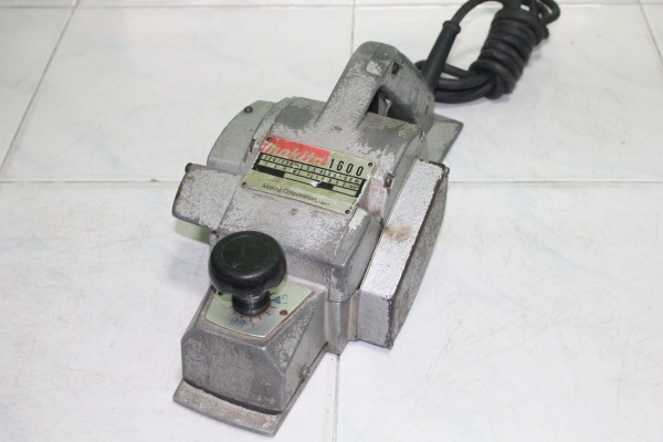 กบไฟฟ้า 3 นิ้ว Makita รุ่น 1600 (750w.) สภาพดีพร้อมใช้ครับ