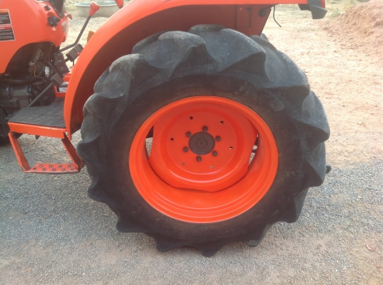 ปัญญาแทรคเตอร์มาแล้ว...จัดมาตามคำขอ ใบมีดคานบน  คูโบต้า L3608 พร้อมโรตาลี่ ตราช้าง ตามสภาพครับ...ขอบคุณพี่ ประกอบ ลูกค้าที่เมือง มะขาม หล่มสัก