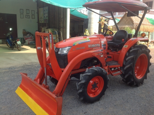 ปัญญาแทรคเตอร์มาแล้ว...จัดมาตามคำขอ ใบมีดคานบน  คูโบต้า L3608 พร้อมโรตาลี่ ตราช้าง ตามสภาพครับ...ขอบคุณพี่ ประกอบ ลูกค้าที่เมือง มะขาม หล่มสัก