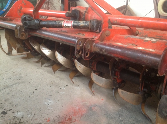 ปัญญาแทรคเตอร์มาแล้ว...จัดมาตามคำขอ ใบมีดคานบน  คูโบต้า L3608 พร้อมโรตาลี่ ตราช้าง ตามสภาพครับ...ขอบคุณพี่ ประกอบ ลูกค้าที่เมือง มะขาม หล่มสัก