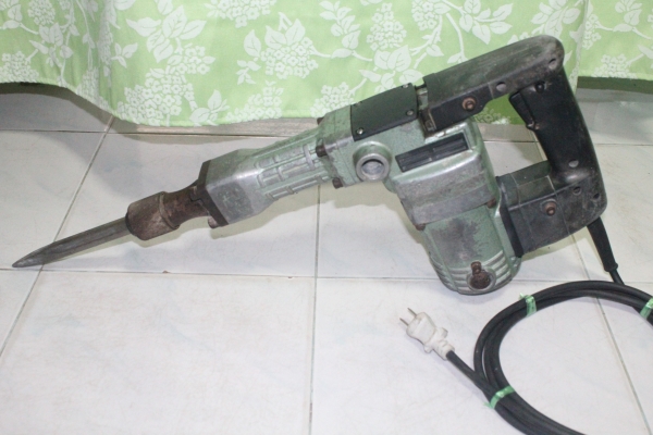 สกัดคอนกรีตไฟฟ้า ยี่ห้อ HITACHI อลูมิเนียมทั้งตัว แรงๆ ทนๆ