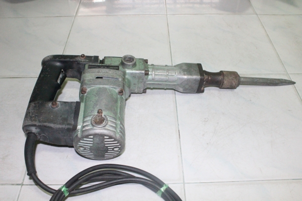 สกัดคอนกรีตไฟฟ้า ยี่ห้อ HITACHI อลูมิเนียมทั้งตัว แรงๆ ทนๆ