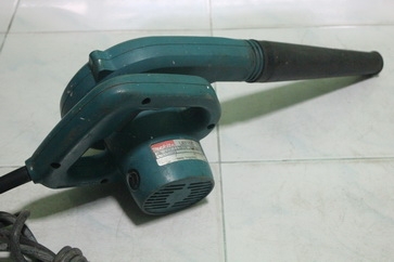 เครื่องเป่าลม makita รุ่น ub1100 ขนาด 600w พร้อมใช้งานครับ