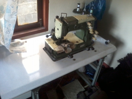 ขายจักรเย็บผ้า   เป็นจักรเข้าขอบ จ้า