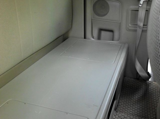 ขายตู้ใต้เบาะ/หรือแลกครับ  ใส่มา13วันครับขาย2000ต่อรองได้ครับ ครับด่วนไม่ที่เก็บแล้ว