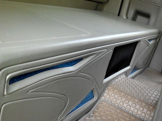 ขายตู้ใต้เบาะ/หรือแลกครับ  ใส่มา13วันครับขาย2000ต่อรองได้ครับ ครับด่วนไม่ที่เก็บแล้ว