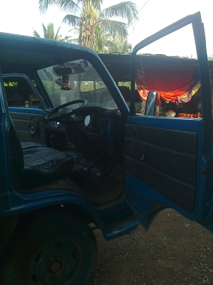 ขายรถ 6 ล้อ ราคา 235000  รถสวยพร้อมใช้ลดราคาเลย 30000 ต้องการใช้เงินด่วน