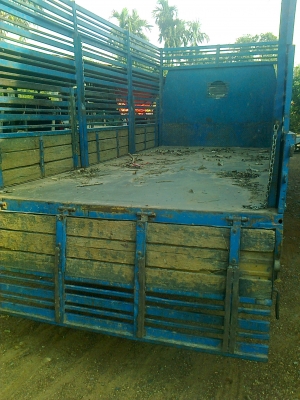 ขายรถ 6 ล้อ ราคา 235000  รถสวยพร้อมใช้ลดราคาเลย 30000 ต้องการใช้เงินด่วน