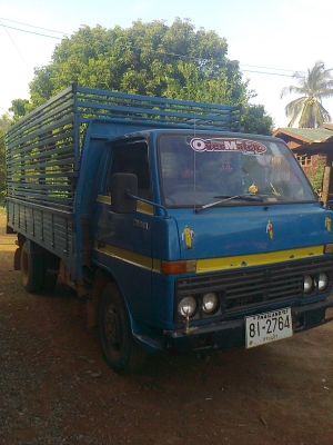 ขายรถ 6 ล้อ ราคา 235000  รถสวยพร้อมใช้ลดราคาเลย 30000 ต้องการใช้เงินด่วน