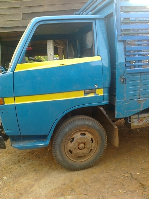 ขายรถ 6 ล้อ ราคา 235000  รถสวยพร้อมใช้ลดราคาเลย 30000 ต้องการใช้เงินด่วน