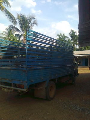 ขายรถ 6 ล้อ ราคา 235000  รถสวยพร้อมใช้ลดราคาเลย 30000 ต้องการใช้เงินด่วน