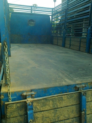 ขายรถ 6 ล้อ ราคา 235000  รถสวยพร้อมใช้ลดราคาเลย 30000 ต้องการใช้เงินด่วน