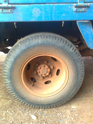 ขายรถ 6 ล้อ ราคา 235000  รถสวยพร้อมใช้ลดราคาเลย 30000 ต้องการใช้เงินด่วน