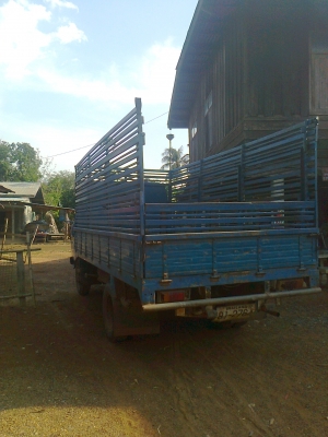 ขายรถ 6 ล้อ ราคา 235000  รถสวยพร้อมใช้ลดราคาเลย 30000 ต้องการใช้เงินด่วน