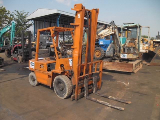 ขาย KOMATSU FD25-7 เครื่องดีเซล C240 เสาสูง 4 เมตร ของนอก