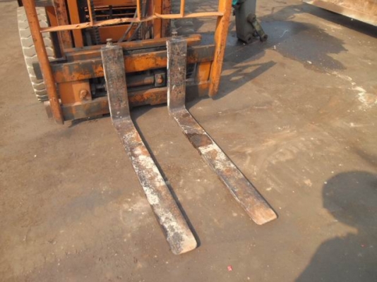 ขาย KOMATSU FD25-7 เครื่องดีเซล C240 เสาสูง 4 เมตร ของนอก